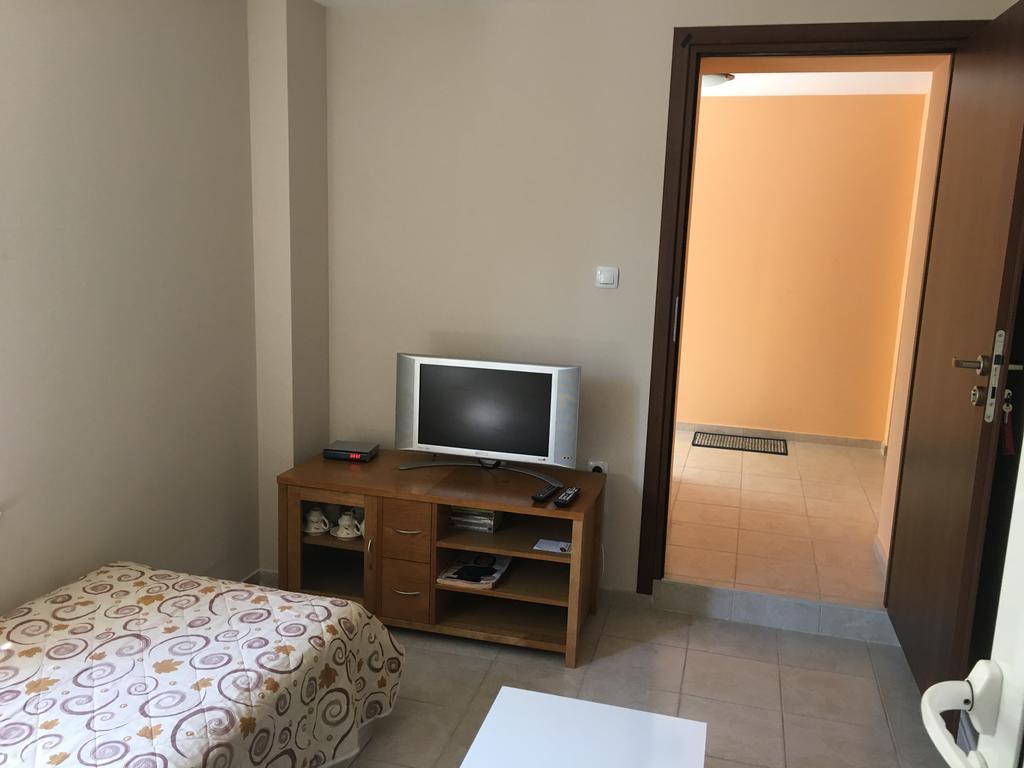 Guest House Nadezhda Hisarya Buitenkant foto