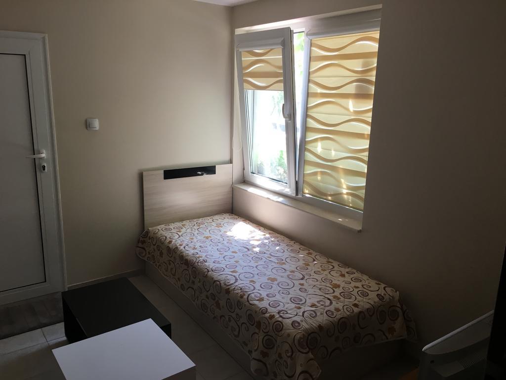Guest House Nadezhda Hisarya Buitenkant foto