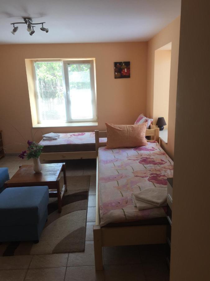 Guest House Nadezhda Hisarya Buitenkant foto